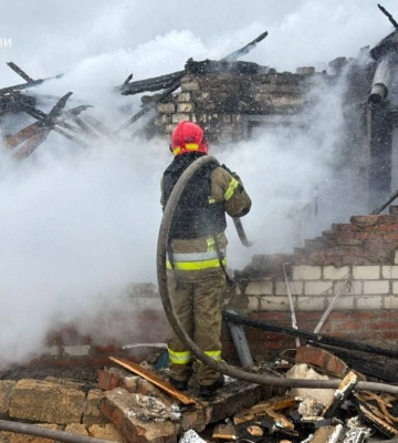 Дронова атака на Балаклію: влучання в центр міста, пожежі та загибла жінка