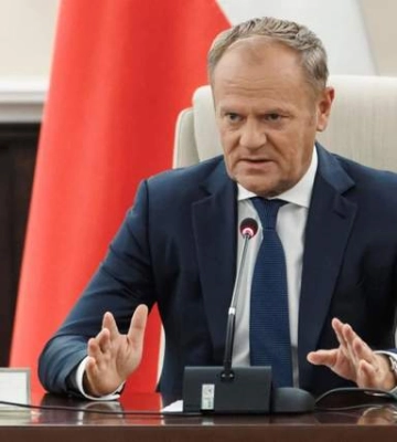 "Пусть теперь ищет решение": Туск назвал Украину виновной в скандале с подразделением "Героев УПА"