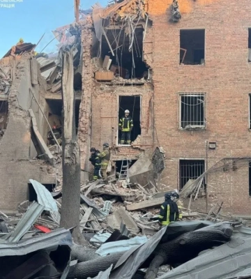 В Харькове дрон попал в жилой дом: пострадали мужчина и ребенок