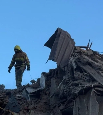 Одна из самых массовых атак на город: в Днепре двое погибших, под завалами разрушенного дома могут быть еще пять человек