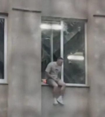 Одесса: в сети появилось видео «визита ТЦК» в фитнес-центр, парни выпрыгивали из окон. ВИДЕО