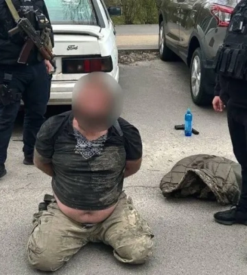 Вийшов із таксі та відкрив вогонь: у Бучі затримали чоловіка, який влаштував стрілянину