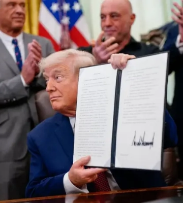 «Можна мені трохи?». Трамп пожартував про психоделіки