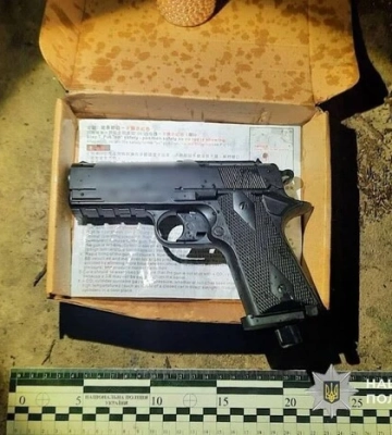 Стрілянина в автобусі: у Кривому Розі хлопець вистрілив 16-річній дівчині в око (ФОТО)