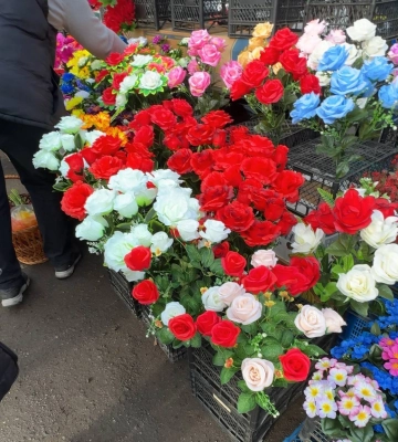 Ціни на Хитрому ринку в Полтаві: скільки коштують продукти та саджанці