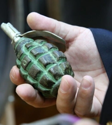 На Закарпатті чоловік погрожував підірвати бойову гранату в будинку, де перебували його дружина і діти