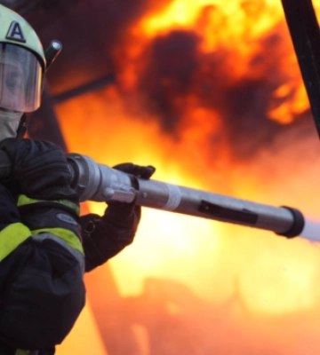 На Миколаївщині через атаку російських дронів сталась пожежа у супермаркеті