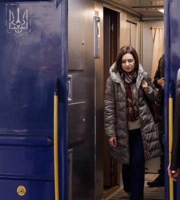 Санду прибула до Києва: у програмі переговори із Зеленським та візит до Чорнобиля