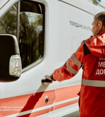 "Молнія" вдарила по закладу торгівлі на Миколаївщині: двоє людей у лікарні