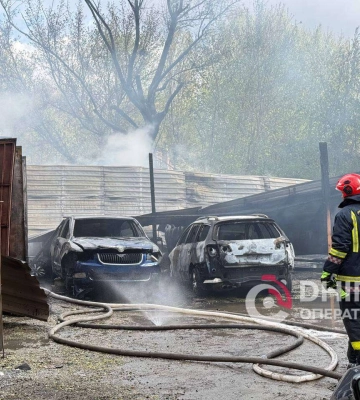 У Дніпрі вирує пожежа