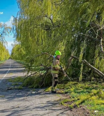 Понад 45 тисяч без світла: Запоріжжя оговтується після негоди і нових атак