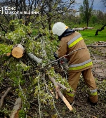 26 квітня рятувальники Миколаївщини 11 разів виїжджали на ліквідацію наслідків негоди