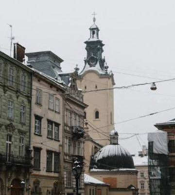 Львівщина: Яскравий день без опадів та температура до 15°