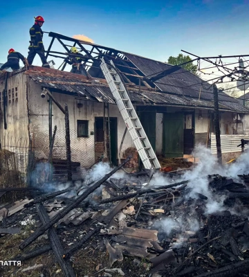 На Хустщині вогнеборці запобігли знищенню житлового будинку