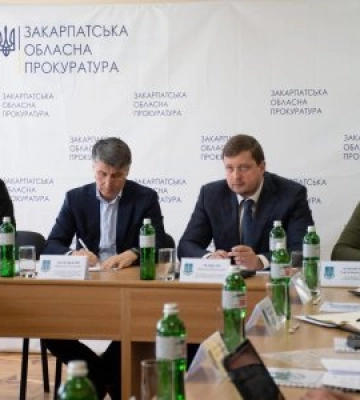 “Легкі гроші” — важкі наслідки: на Закарпатті попереджають про небезпечні схеми вербування дітей онлайн
