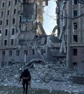 «Произошла трагедия». В Николаеве из разрушенного здания ОВА спрыгнул парень — Ким