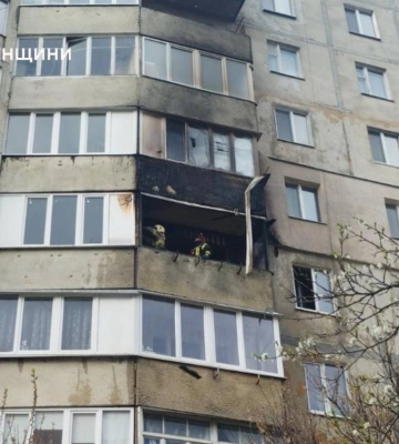 У Рівному горіла квартира в багатоповерхівці: евакуювали чотирьох мешканців (ВІДЕО)