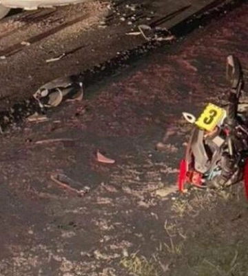 Поблизу Яворова водій Opel збив двох 15-річних підлітків на мотоциклі40-річний водій автомобіля зіткнувся з мотоциклом, виїжджаючи з подвір’я  В селі неподалік Яворова внаслідок ДТП травмувалися двоє неповнолітніх. 15-річних хлопців госпіталізували. Про ц