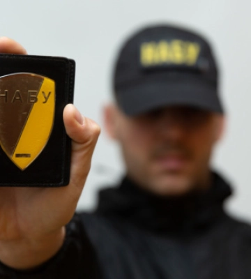 Вимагали $110 тисяч: на Полтавщині викрили на хабарі працівників СБУ та адвоката