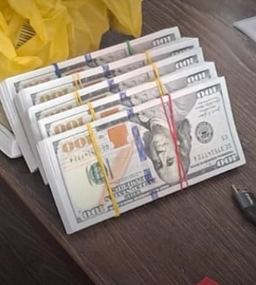 Двое сотрудников СБУ требовали взятку у бизнесмена