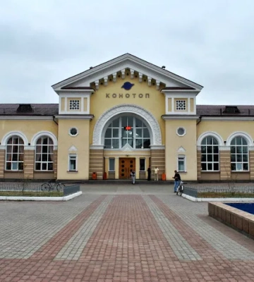 Росія вдарила "Шахедами" по Конотопу: пошкоджено лікарню та будинки