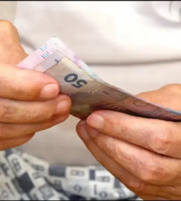 Пенсіонерку із Хмельниччини змусили повернути 60 тисяч гривень виплат