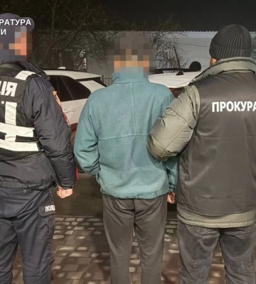 На Хмельниччині вітчим зґвалтував 11-річну падчерку: його затримали