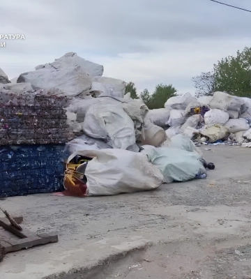 В Ужгороді депутата і двох підприємців звинуватили у продажі сміття з полігону на 600 тис. грн