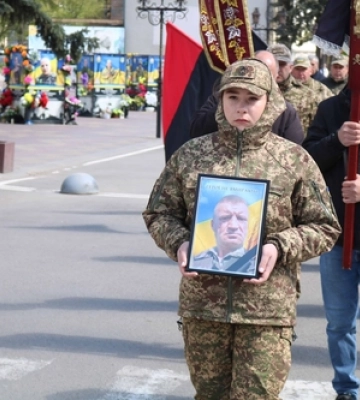 На Волині попрощалися із Героєм Василем Фаринюком 