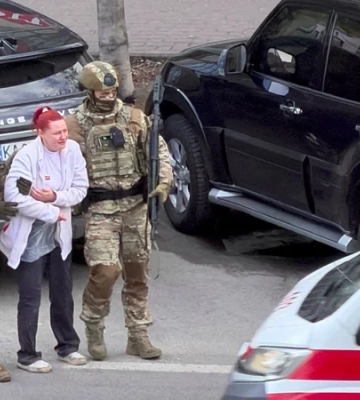 Все началось с бытовой ссоры. Стали известны новые подробности теракта в Киеве и безуспешных переговоров со стрелком