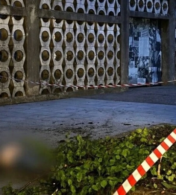 Трагедія в центрі Львова: з вежі Ратуші вистрибнув іноземець, - ФОТО