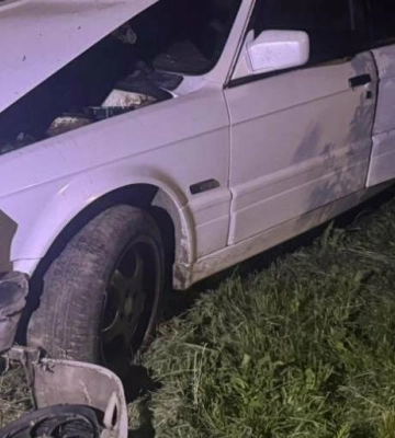 На Одещині BMW врізався в опору: постраждали дві дівчини