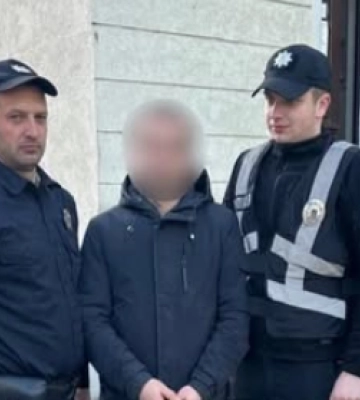 Знайшли чоловіка, який у Жовкві познущався над скульптурою Матері Божої