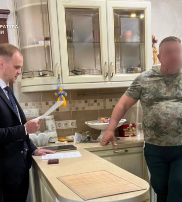 Схема «тіньового» бізнесу на відходах: в Ужгороді під вартою місцевий депутат