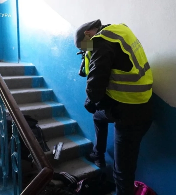 Уламок ножа залишився в голові - школярка з Тернополя отримала підозру за замах на однокласницю