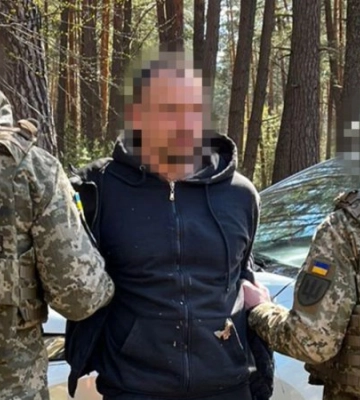 СБУ та ДБР затримали «крота» гру рф, який прокладав ворогу маршрути для повітряних атак по Києву та Чернігівщині