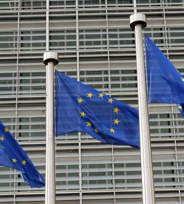 Bloomberg: У ЄС розглядають варіант посилення вимог для надання Україні кредиту на €90 млрд