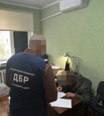 Військового підозрюють у побитті та катуванні колишньої дівчини на Хмельниччині