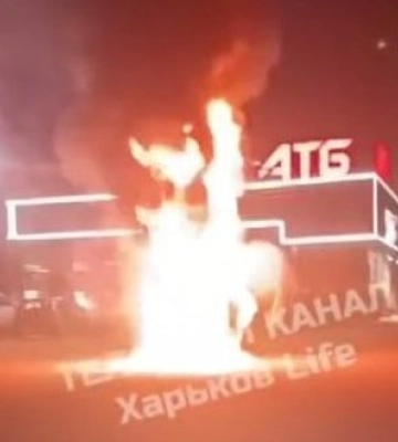 В Харькове взорвался автомобиль возле супермаркета