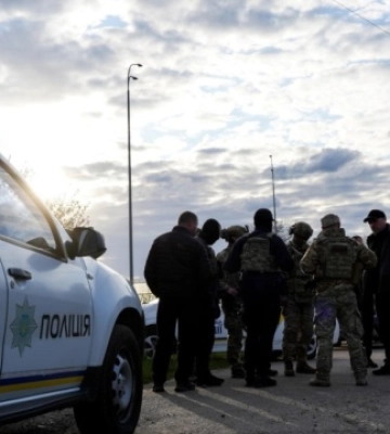 На Рівненщині чоловік з автомата відкрив вогонь по групі оповіщення, двоє поранених