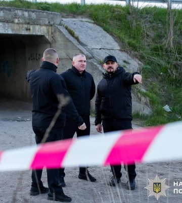 На Рівненщині чоловік відкрив вогонь по військових та поліції: є поранені