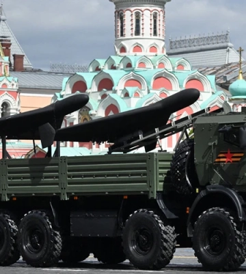РФ проведе скорочений парад до 9 травня через загрозу з України, а Кім Чен Ин похвалив самогубство солдат на війні з Україною. &amp;hellip;
