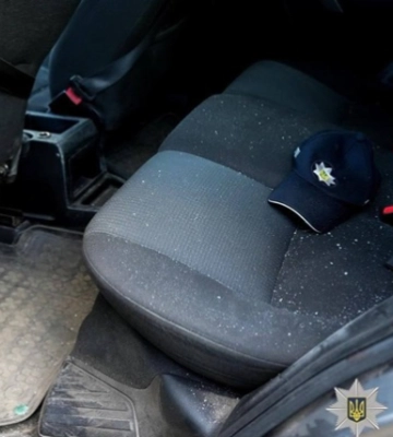 На Рівненщині невідомий розстріляв авто ТЦК: двох людей поранено, нападника шукають