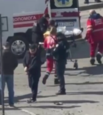 В Харькове возле торгового центра произошел взрыв: ранен мужчина