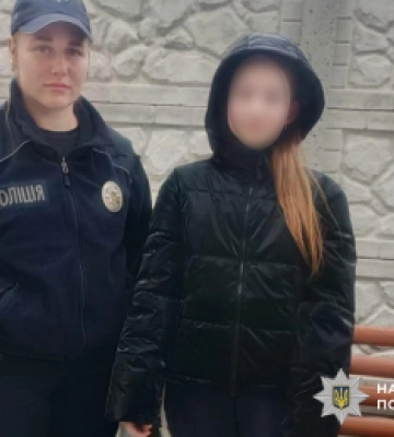 Пішла з дому через непорозуміння - у Миколаєві поліцейські повернули додому малолітню дівчинку