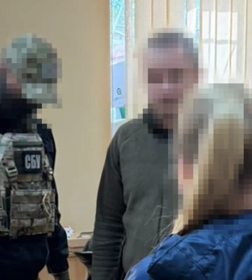 Сотрудники ТЦК и заместитель директора предприятия задержаны в Киевской области за помощь уклонистам
