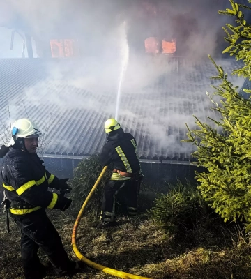 На Закарпатті горить відомий гірськолижний курорт