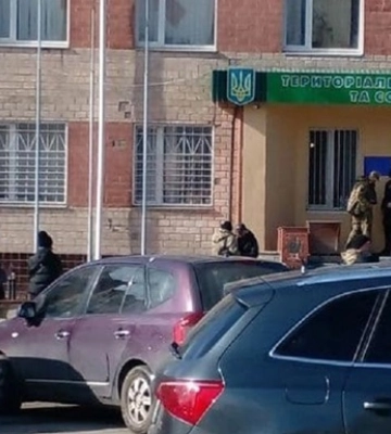 В Белой Церкви мужчина бросил гранату под ТЦК