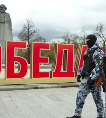 «Не будет победобесия». Огрызко прокомментировал решение Путина урезать формат парада 9 мая в Москве