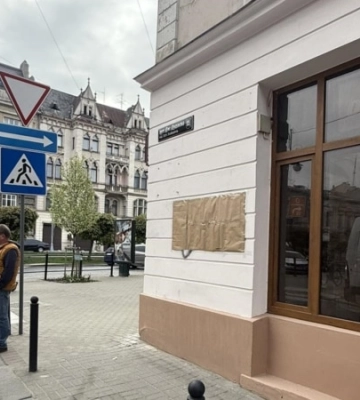 У центрі Львові викрали меморіальну таблицю на честь Джохара Дудаєва – влада